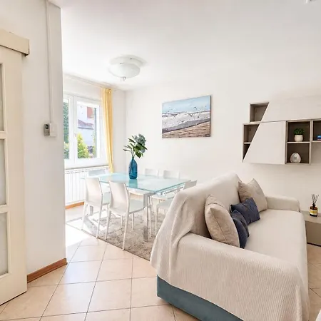Azzurro Private Villa